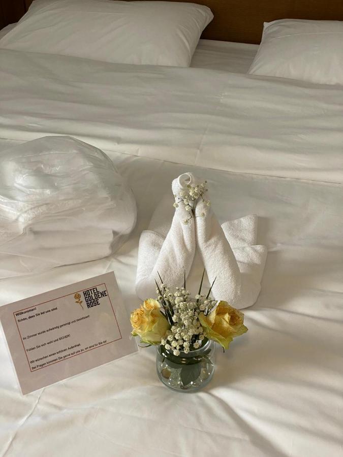 Hotel Goldene Rose Ebersbach an der Fils Buitenkant foto