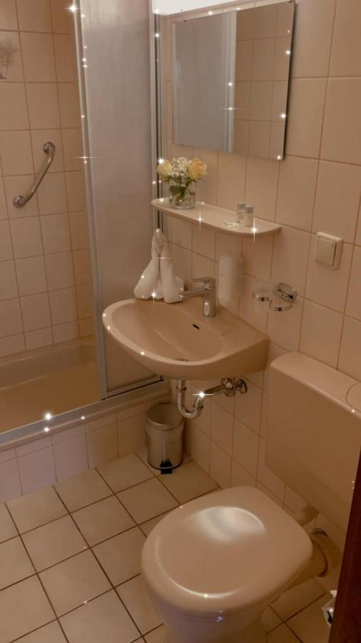 Hotel Goldene Rose Ebersbach an der Fils Buitenkant foto